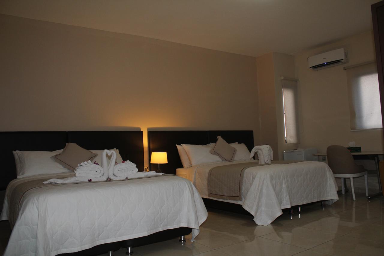 Murex Plaza Hotel & Suites Monrovia Exteriör bild