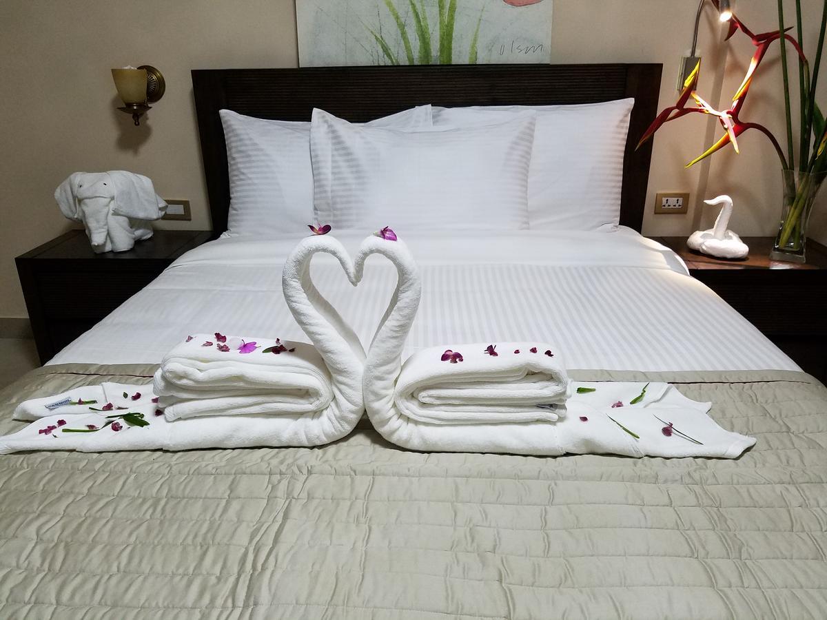 Murex Plaza Hotel & Suites Monrovia Exteriör bild