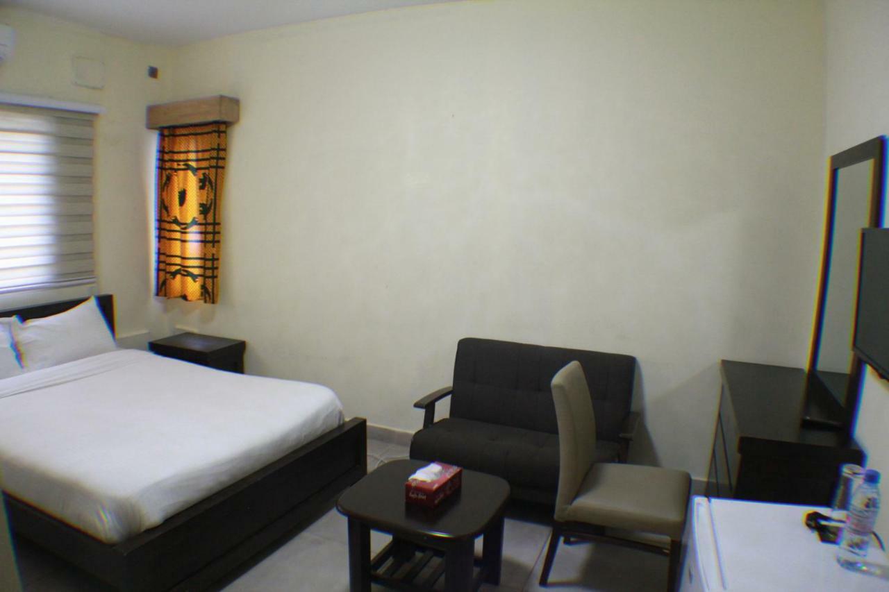 Murex Plaza Hotel & Suites Monrovia Exteriör bild